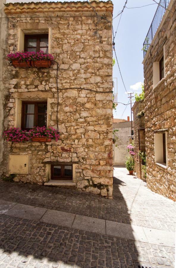 Antiche Case In Pietra Baunei Extérieur photo